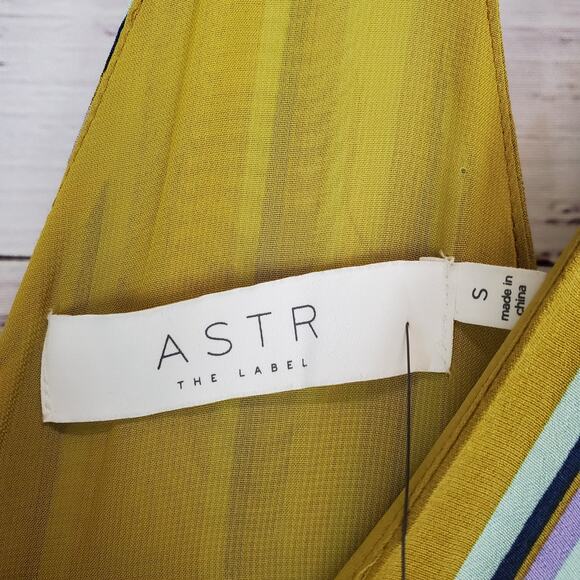 ASTR the Label V-Neck Wrap Top Jumpsuit S Moss Green Sleeveless Wrap Beach NWT - Picture 7 of 15